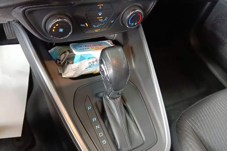 Used Ford Escort 2019 1.5L Automatic ZhiXiang Model Gear Lever