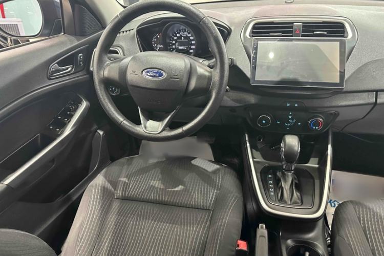 Used Ford Escort 2019 1.5L Automatic ZhiXiang Model Interior 3