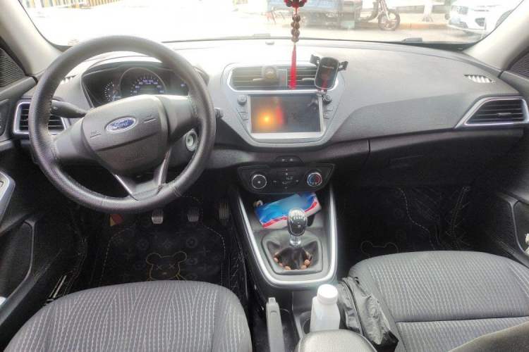 Used Ford Escort 2019 Revised Version 1.5L Manual "Quality Enjoyment" Trim (Tire Pressure Monitoring) China VI Standard Interior 3