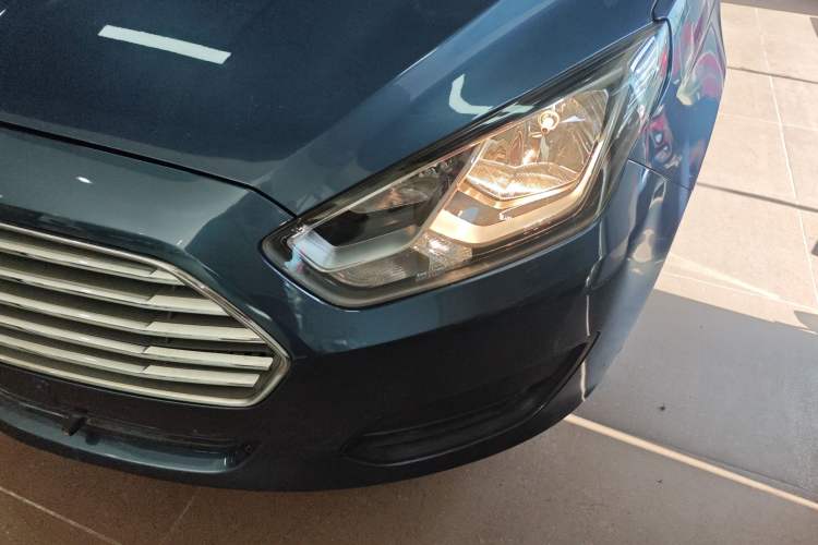 Used Ford Escort 2019 Revised 1.5L Automatic ZhiXiang Version (Tire Pressure Monitoring) China VI Standard Left Front Headlight