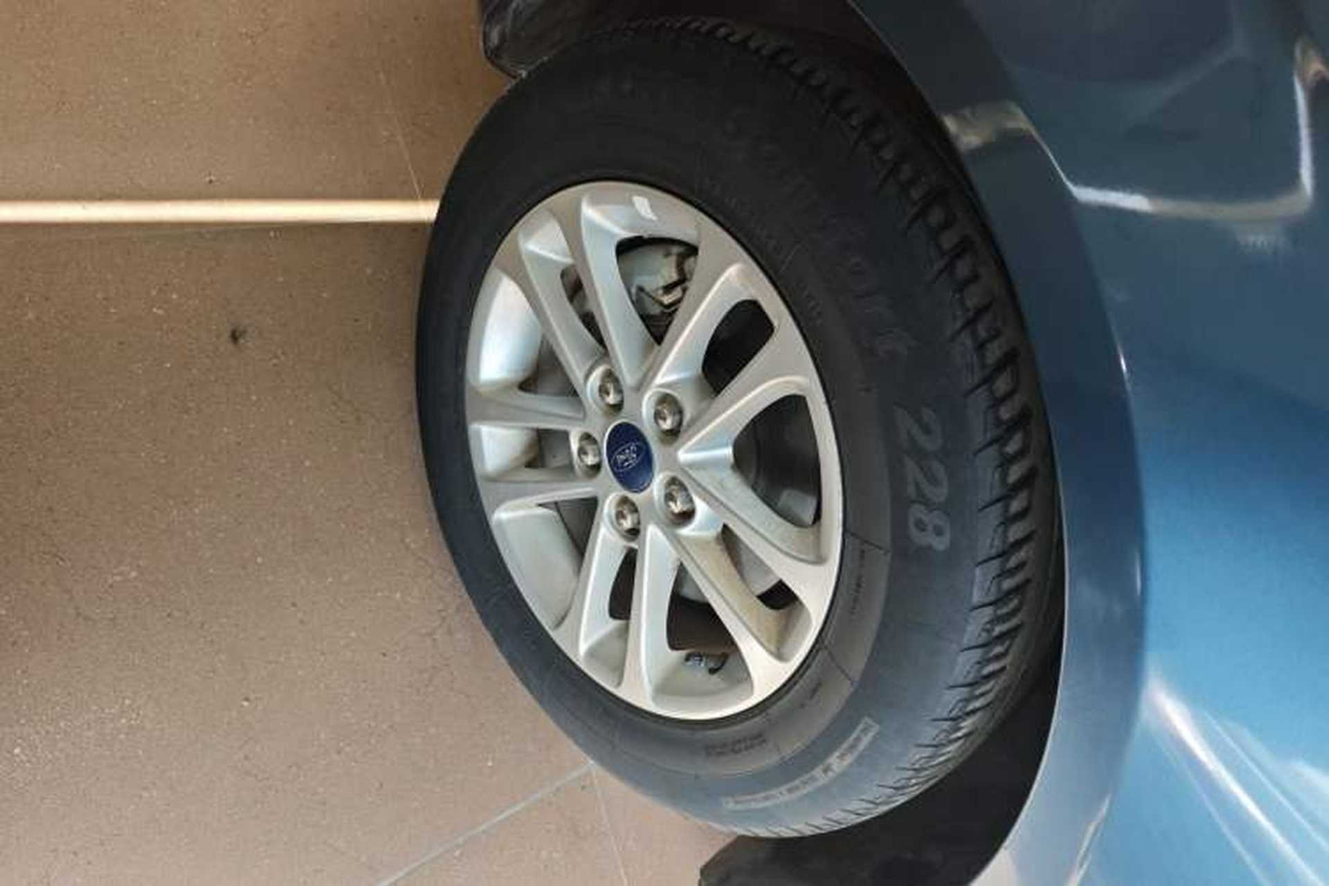 Used Ford Escort 2019 Revised 1.5L Automatic ZhiXiang Version (Tire Pressure Monitoring) China VI Standard Left Front Wheel Hub