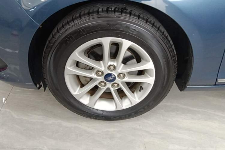 Used Ford Escort 2019 1.5L Automatic ZhiXiang Model Left Front Wheel Hub