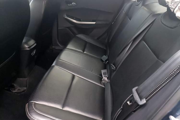 Used Ford Escort 2019 Revised 1.5L Automatic ZhiXiang Version (Tire Pressure Monitoring) China VI Standard Left Rear Seat