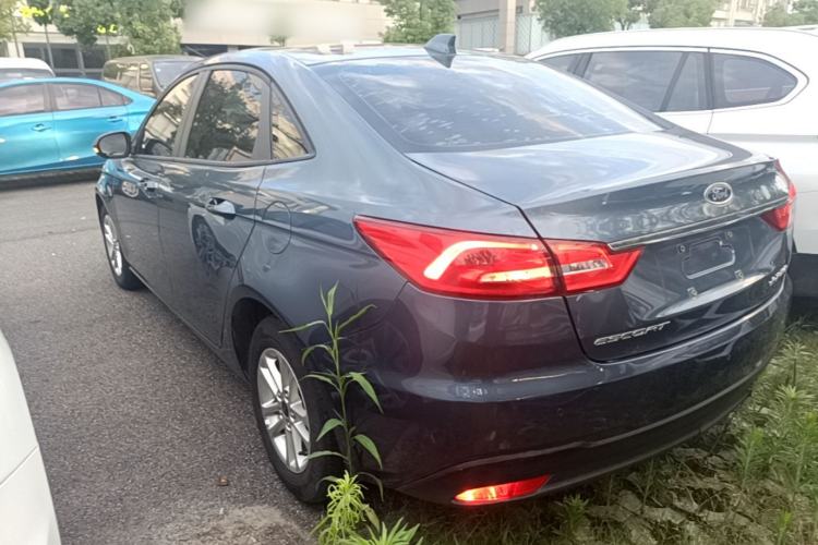 Used Ford Escort 2019 Revised 1.5L Automatic ZhiXiang Version (Tire Pressure Monitoring) China VI Standard Rear Left 45 Deg