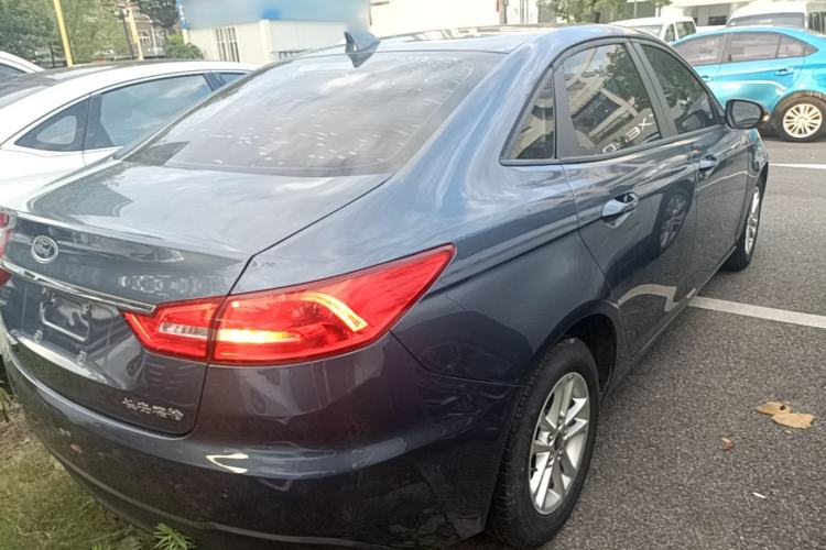 Used Ford Escort 2019 Revised 1.5L Automatic ZhiXiang Version (Tire Pressure Monitoring) China VI Standard Rear Right 45 Deg