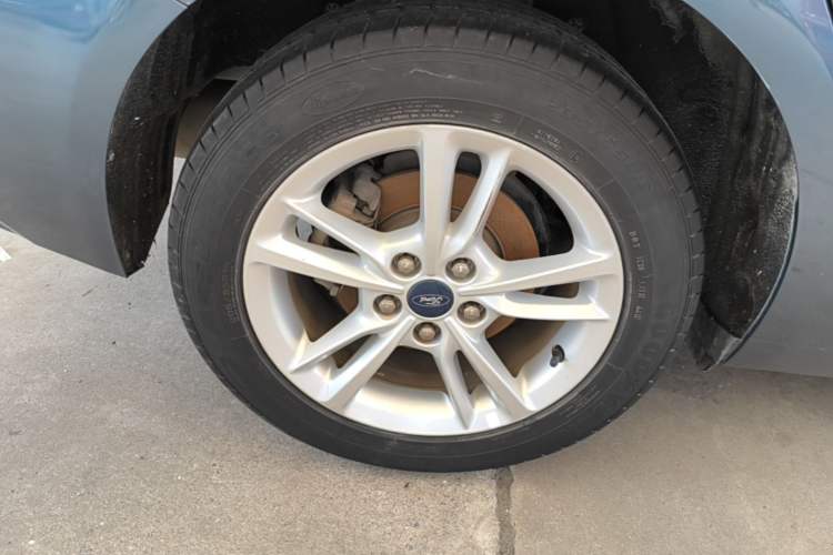 Used Ford Escort 2019 Revised Version 1.5L Automatic Enjoyment Type China VI Standard Right Rear Wheel Hub