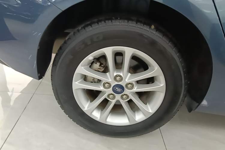Used Ford Escort 2019 1.5L Automatic ZhiXiang Model Right Rear Wheel Hub