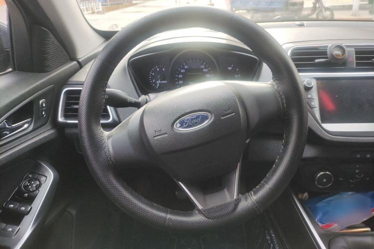 Used Ford Escort 2019 Revised Version 1.5L Manual "Quality Enjoyment" Trim (Tire Pressure Monitoring) China VI Standard Steering Wheel