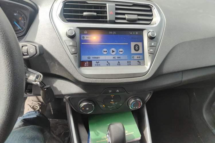 Used Ford Escort 2019 Revised 1.5L Automatic ZhiXiang Version (Tire Pressure Monitoring) China VI Standard Audio And AC Panel