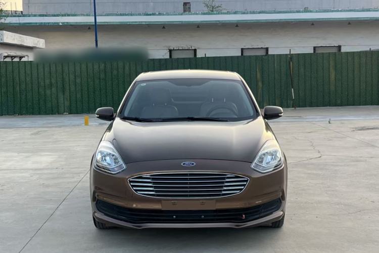 Used Ford Escort 2019 1.5L Automatic ZhiXiang Model Exterior 1