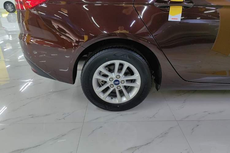 Used Ford Escort 2019 Revised 1.5L Automatic ZhiXiang Version (Tire Pressure Monitoring) China VI Standard Exterior 5