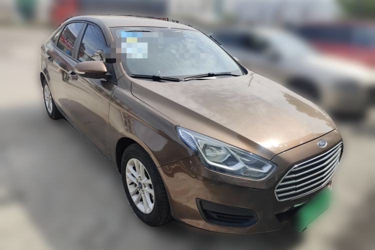 Used Ford Escort 2019 Revised 1.5L Automatic ZhiXiang Version (Tire Pressure Monitoring) China VI Standard Front Right 45 Deg