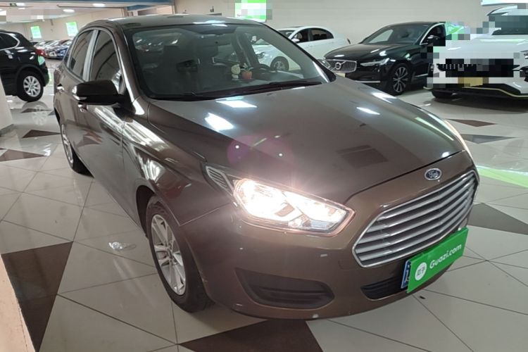Used Ford Escort 2019 Revised Version 1.5L Manual Quality Enjoyment Type China VI Standard Front Right 45 Deg