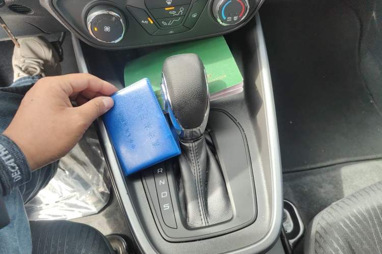 Used Ford Escort 2019 Revised 1.5L Automatic ZhiXiang Version (Tire Pressure Monitoring) China VI Standard Gear Lever