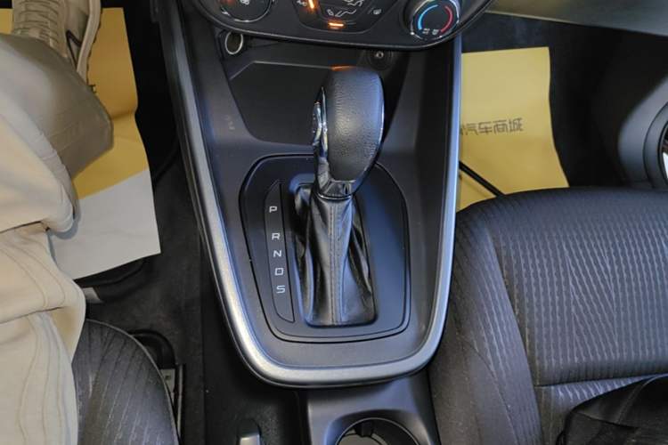Used Ford Escort 2019 Revised 1.5L Automatic ZhiXiang Version (Tire Pressure Monitoring) China VI Standard Gear Lever