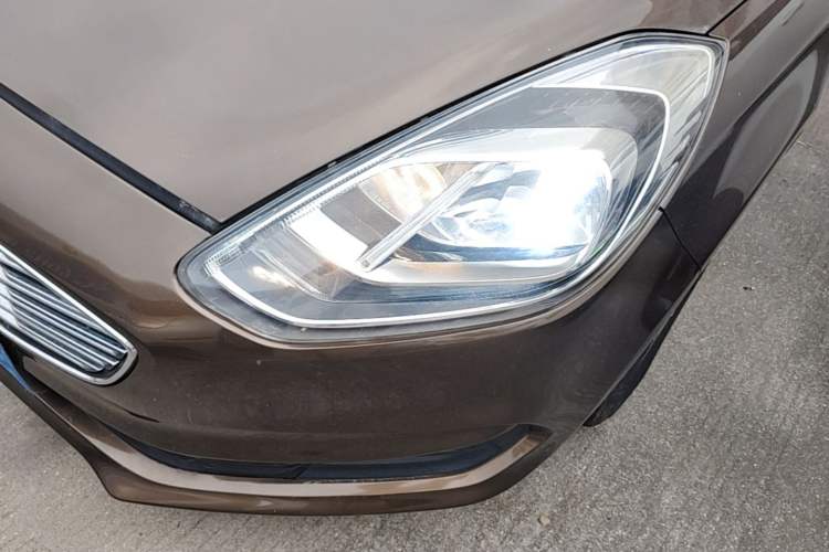 Used Ford Escort 2019 1.5L Automatic ZhiXiang Model Left Front Headlight