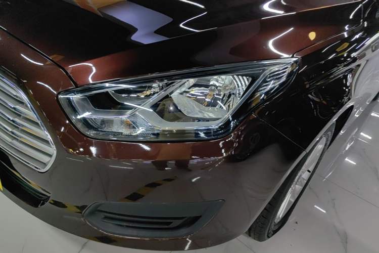Used Ford Escort 2019 Revised 1.5L Automatic ZhiXiang Version (Tire Pressure Monitoring) China VI Standard Left Front Headlight