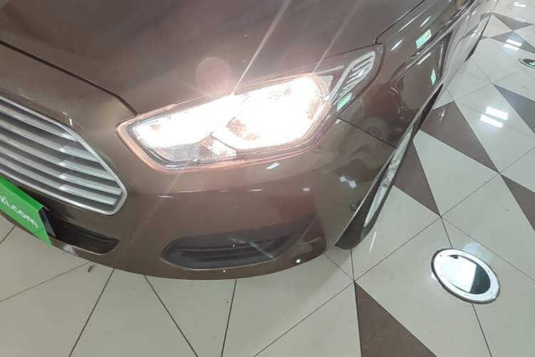 Used Ford Escort 2019 Revised Version 1.5L Manual Quality Enjoyment Type China VI Standard Left Front Headlight