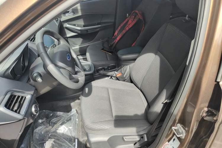 Used Ford Escort 2019 Revised 1.5L Automatic ZhiXiang Version (Tire Pressure Monitoring) China VI Standard Left Front Seat