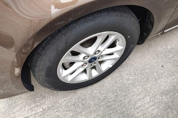 Used Ford Escort 2019 1.5L Automatic ZhiXiang Model Left Front Wheel Hub