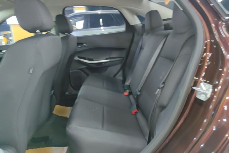 Used Ford Escort 2019 Revised 1.5L Automatic ZhiXiang Version (Tire Pressure Monitoring) China VI Standard Left Rear Seat