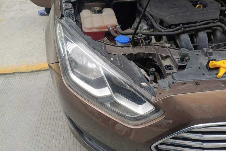 Used Ford Escort 2019 Revised Version 1.5L Manual Quality Enjoyment Type China VI Standard Right Front Headlight
