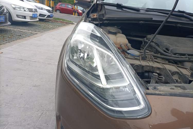 Used Ford Escort 2019 Revised Version 1.5L Manual Quality Enjoyment Type China V Standard Right Front Headlight