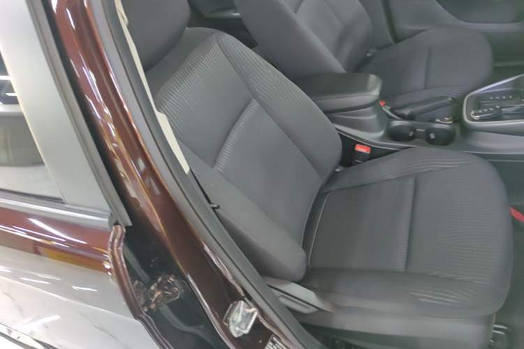Used Ford Escort 2019 Revised 1.5L Automatic ZhiXiang Version (Tire Pressure Monitoring) China VI Standard Right Front Seat