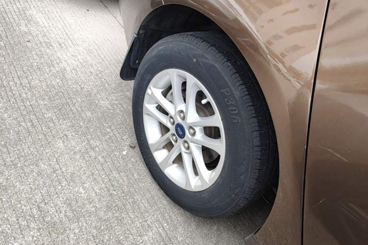 Used Ford Escort 2019 1.5L Automatic ZhiXiang Model Right Rear Wheel Hub