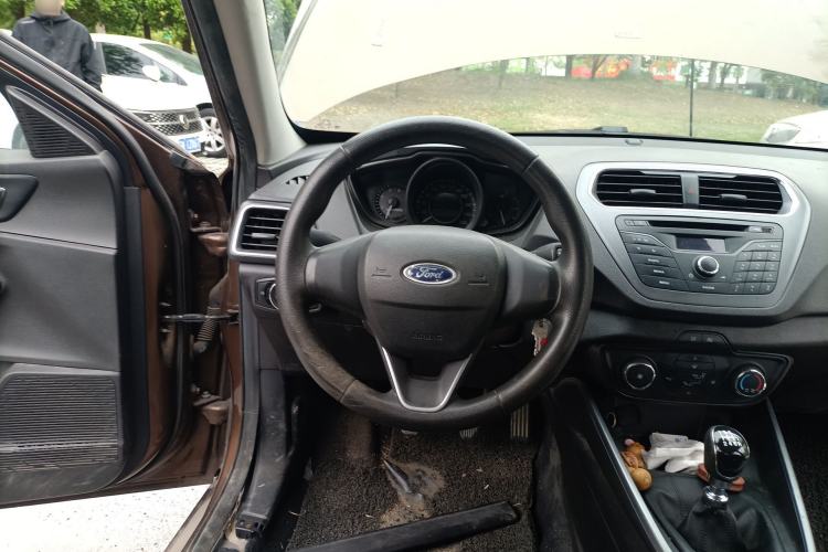 Used Ford Escort 2019 Revised Version 1.5L Manual Quality Enjoyment Type China V Standard Steering Wheel