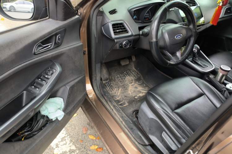 Used Ford Escort 2019 Revised 1.5L Automatic ZhiXiang Version (Tire Pressure Monitoring) China VI Standard Driver Seat