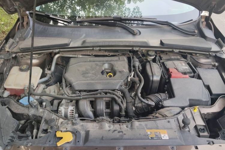 Used Ford Escort 2019 Revised Version 1.5L Automatic Enjoyment Type China VI Standard Engine Bay