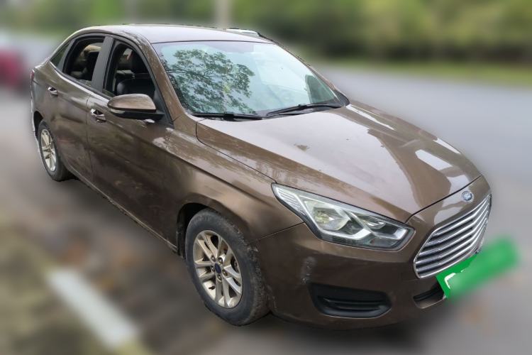 Used Ford Escort 2019 Revised 1.5L Automatic ZhiXiang Version (Tire Pressure Monitoring) China VI Standard Front Right 45 Deg