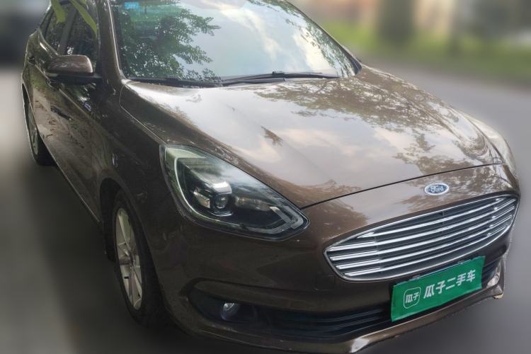 Used Ford Escort 2019 Revised Version 1.5L Automatic Enjoyment Type China VI Standard Front Right 45 Deg