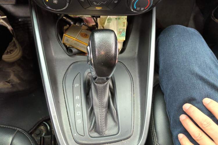 Used Ford Escort 2019 Revised 1.5L Automatic ZhiXiang Version (Tire Pressure Monitoring) China VI Standard Gear Lever