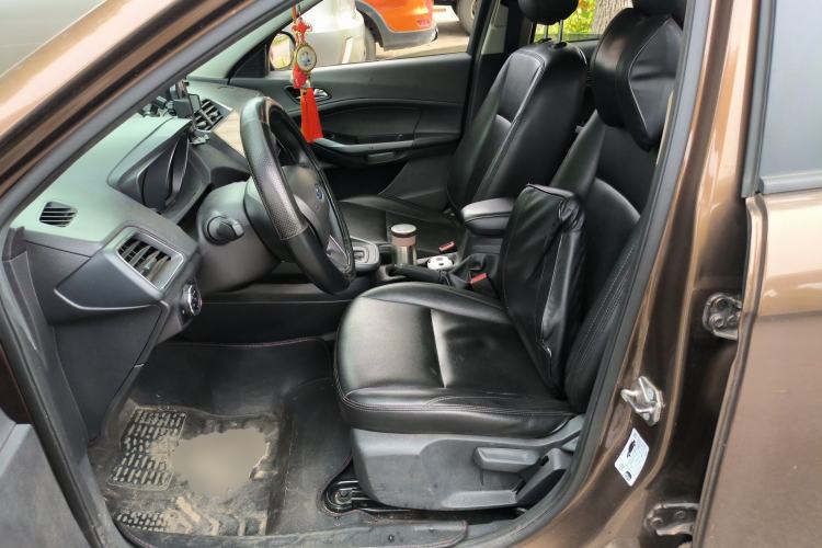 Used Ford Escort 2019 Revised 1.5L Automatic ZhiXiang Version (Tire Pressure Monitoring) China VI Standard Left Front Seat
