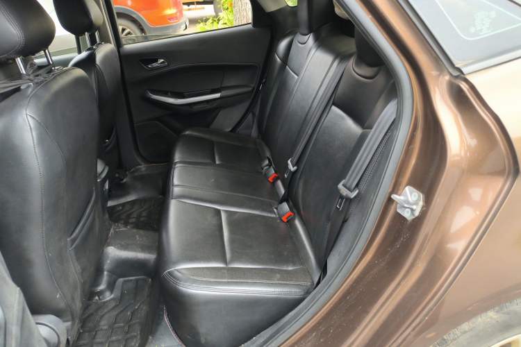 Used Ford Escort 2019 Revised 1.5L Automatic ZhiXiang Version (Tire Pressure Monitoring) China VI Standard Left Rear Seat
