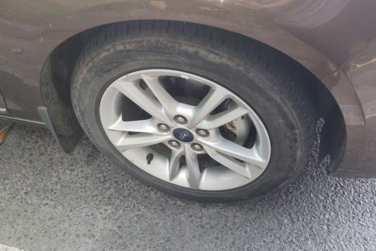 Used Ford Escort 2019 Revised Version 1.5L Automatic Enjoyment Type China VI Standard Right Front Wheel Hub