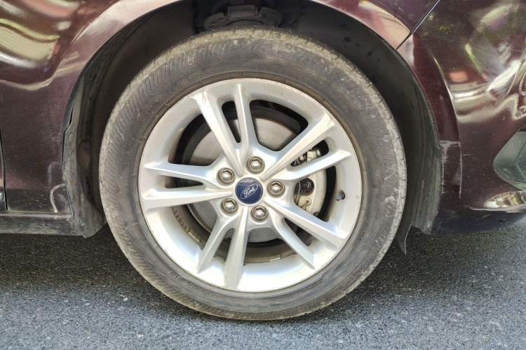 Used Ford Escort 2019 Revised Version 1.5L Automatic Enjoyment Type China VI Standard Right Front Wheel Hub