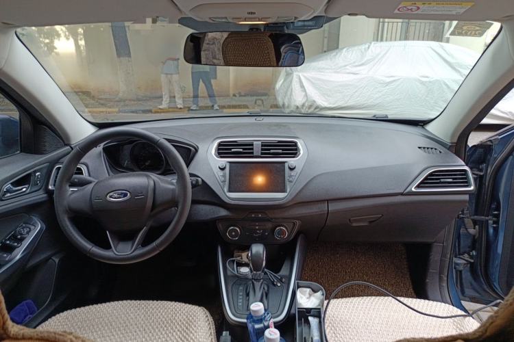 Used Ford Escort 2019 1.5L Automatic ZhiXiang Model Center Console