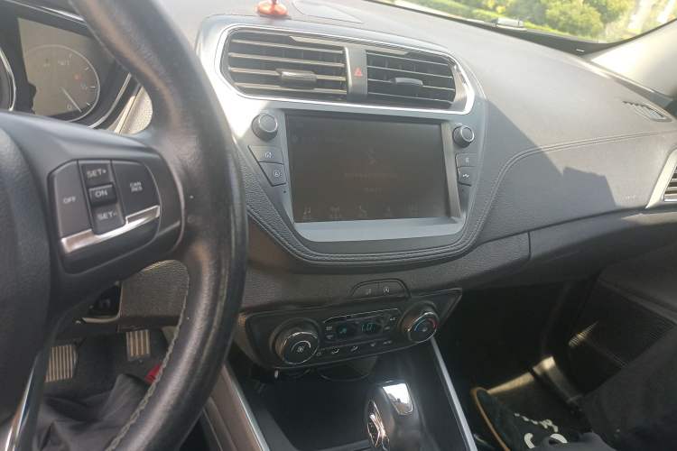 Used Ford Escort 2019 Revised Version 1.5L Automatic Enjoyment Type China VI Standard Audio And AC Panel