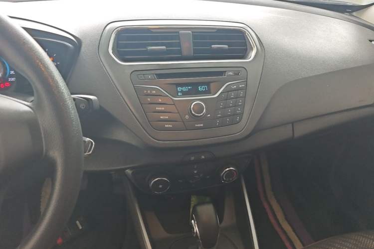 Used Ford Escort 2019 1.5L Automatic ZhiXiang Model Audio And AC Panel