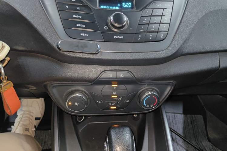 Used Ford Escort 2019 Revised 1.5L Automatic ZhiXiang Version (Tire Pressure Monitoring) China VI Standard Audio And AC Panel
