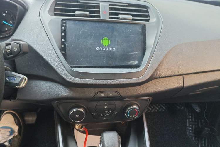 Used Ford Escort 2019 Revised 1.5L Automatic ZhiXiang Version (Tire Pressure Monitoring) China VI Standard Audio And AC Panel