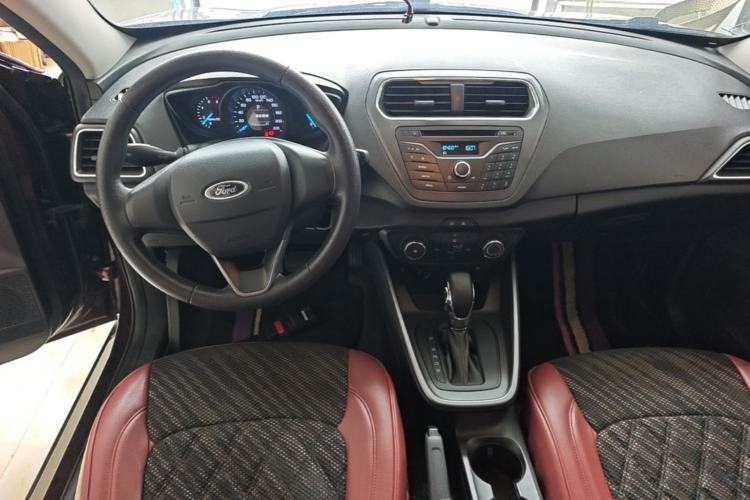 Used Ford Escort 2019 1.5L Automatic ZhiXiang Model Center Console