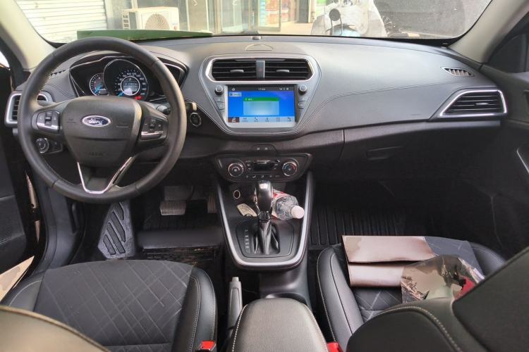 Used Ford Escort 2019 Revised Version 1.5L Automatic Enjoyment Type China VI Standard Center Console
