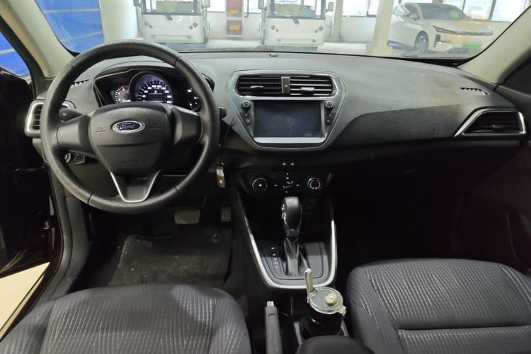 Used Ford Escort 2019 1.5L Automatic ZhiXiang Model Center Console
