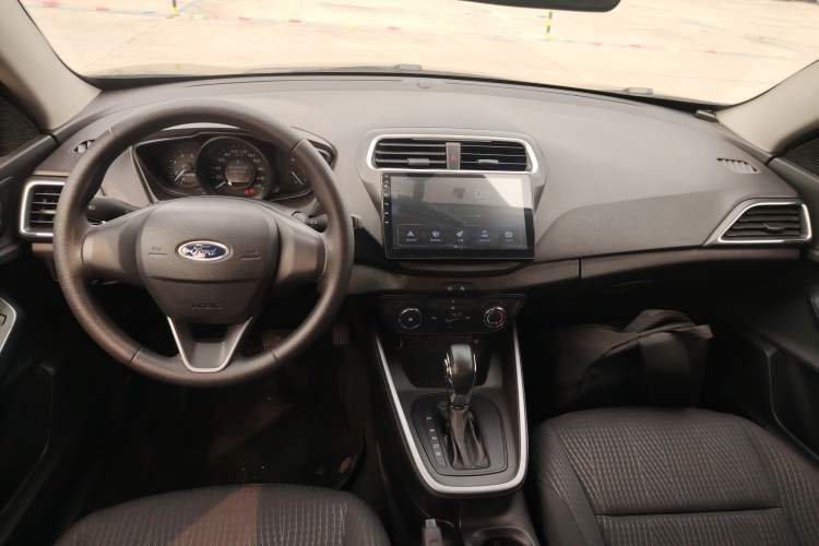 Used Ford Escort 2019 1.5L Automatic ZhiXiang Model Center Console