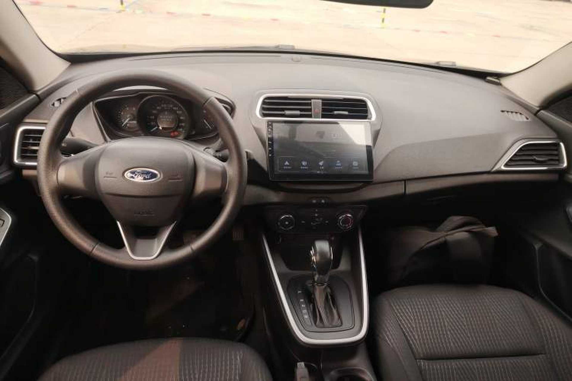 Used Ford Escort 2019 1.5L Automatic ZhiXiang Model Center Console