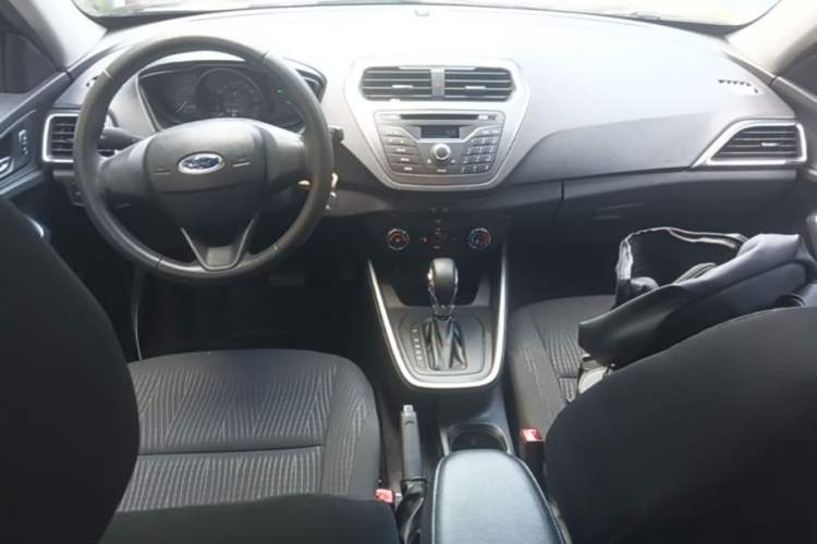 Used Ford Escort 2019 1.5L Automatic ZhiXiang Model Center Console